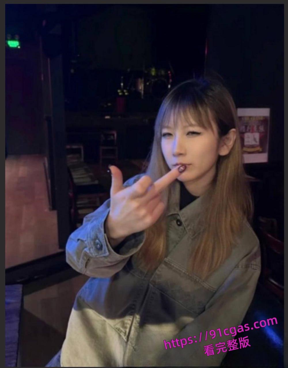 中国海洋大学的大一嫩妹许真福被前男友粉鲍特写怼拍视频-2