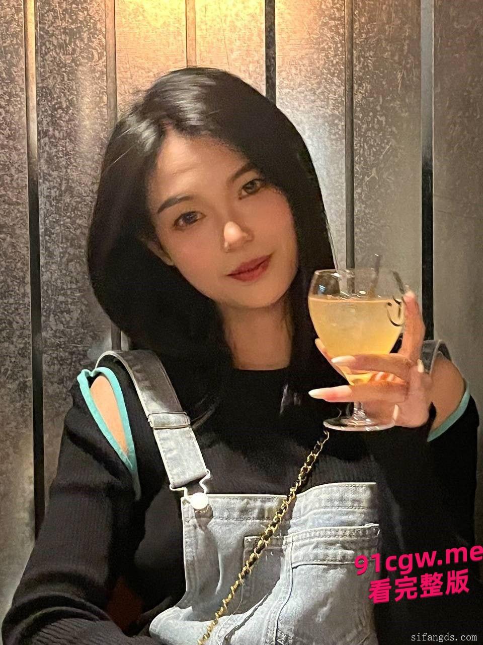 云南昆明高周闫妮应聘时尚杂志模特遭变态面试官猥亵-5