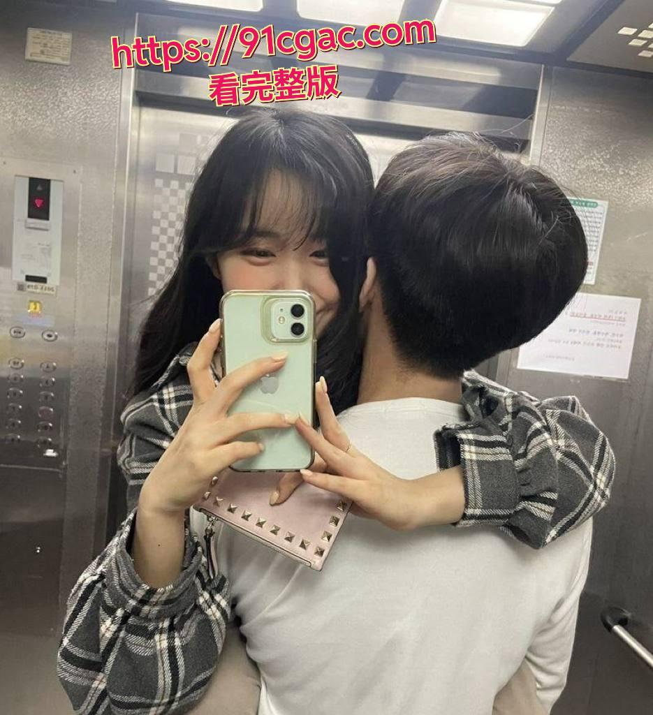 宝藏女孩携手对炮友韩国约炮之旅 一路上激情四射走到哪操到哪！！刺激！-1