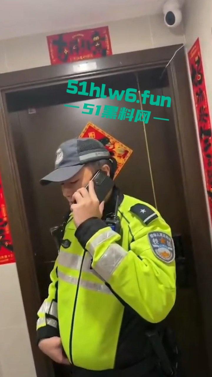 佛山宏宇天御江畔小区，有人装修“骨灰房”引众愤，警方介入律师称可起诉侵权。-6