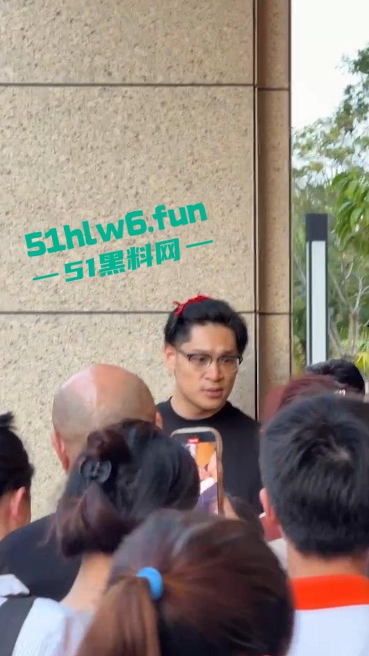 佛山宏宇天御江畔小区，有人装修“骨灰房”引众愤，警方介入律师称可起诉侵权。-11