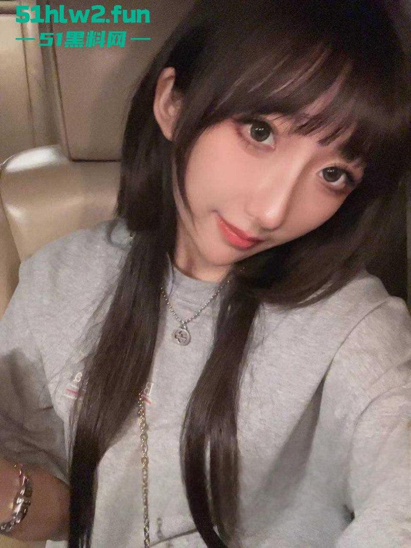 上海某国企职工【张舒涵】傍上公司上司想上位，还参与玩多人被男友发现后果断曝光!-6