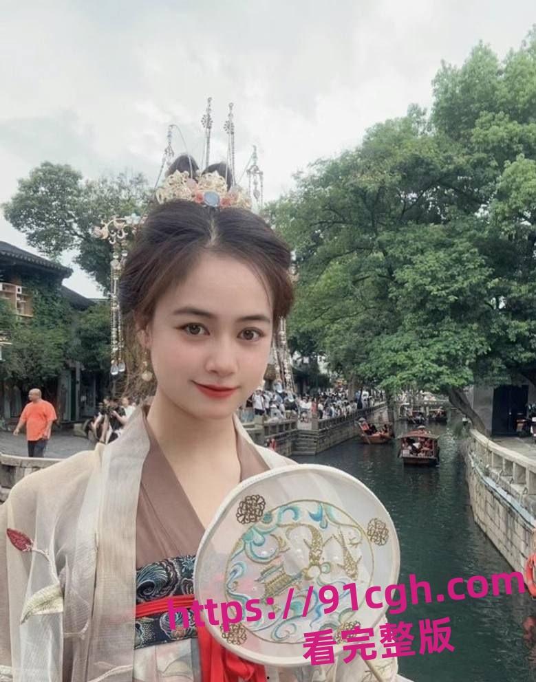 重庆财大新疆学妹 夏兹热丽 高颜值尤物破处视频泄密 美鲍嫩奶全网疯传-1