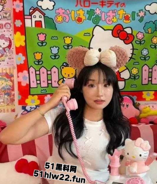 包头轻工技术学院反差妹【王静】深夜化身淫荡骚狗，黑丝翘臀疯狂榨精自慰陪睡各种约炮。-7