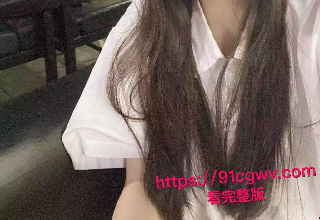 校园清纯学生妹沦陷在金主胯下！青春妹子化身母狗上位骑乘摇奶狂喷水，被颜射满脸舔屌吞精超反差！-2