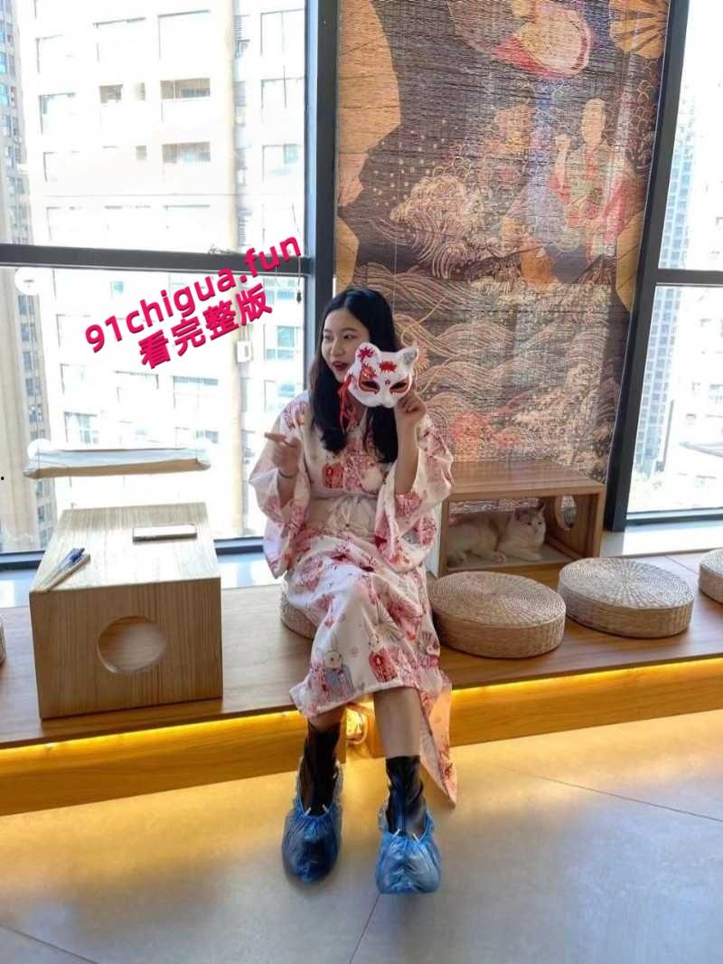 浙江护理职业技术学院学生妹【黄絮如】裸聊视频泄密，大尺度自慰呻吟声悦耳动人，极品反差学生妹谁能不爱呢！-10