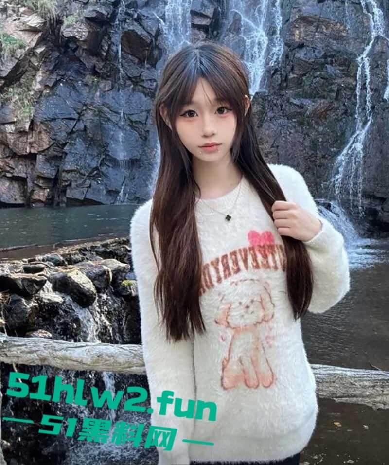 榜一大哥的专属尤物，抖音爆乳萝莉网红【小姜姜】自慰视频流出，白虎粉鲍奶子纹身，情人节给兄弟们送福利！-4