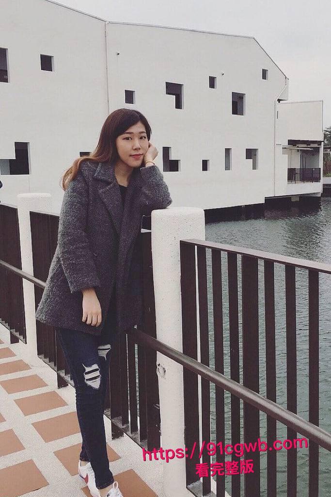 香港惊爆！反差母狗张玉琦酒店开房私拍流出，嫩脚足交大屌撸到喷，传教士爆操狠顶后入狗爬狂干！-6