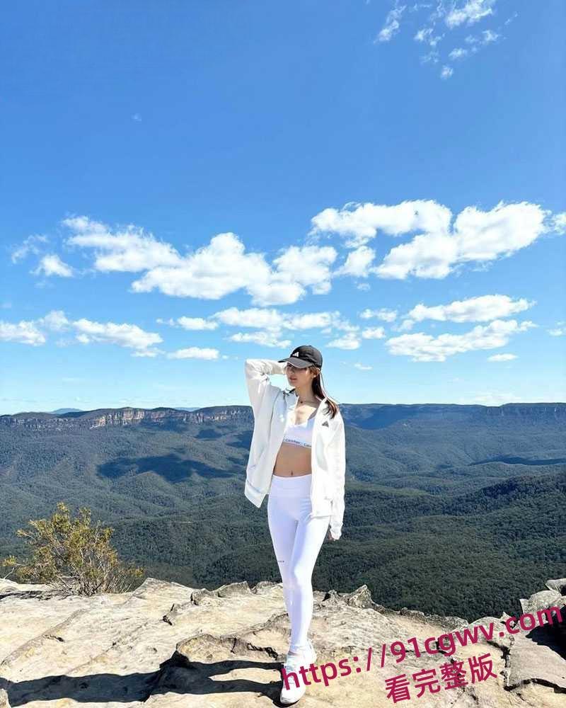 三上悠亚接班人Miru香港卖淫被抓一炮15万港币 颜值在线床技一流！-5