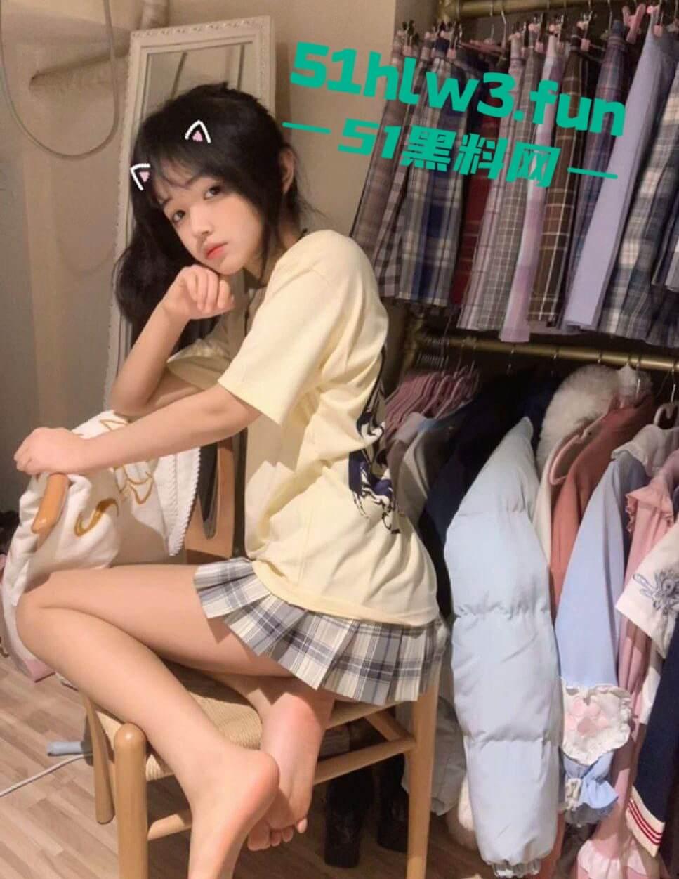 推特反差小萝莉【神探狸狸】白幼瘦大奶萝莉，美乳硕大粉嫩细腰嫩穴身材性感自拍福利视图流出。-6