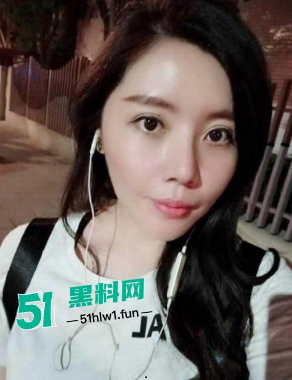 震惊！七岁男童为了游戏皮肤不惜把拿妈妈照片视频的跟人交换，偷拍妈妈大量裸照和视频传出。-15