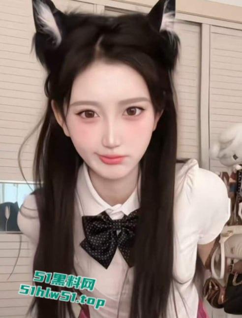 高颜值短剧演员【杨珊子】性爱视频曝光，酒店内被金主爆操玩弄，高潮时表情魅惑直呼太爽了!-5