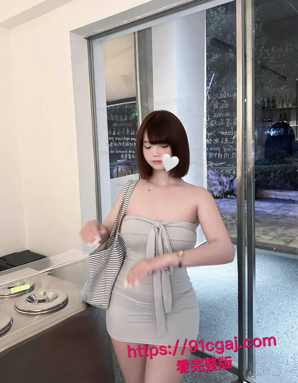 巨乳短发嫩妹遭渣男泄密视频全网疯传！奶子又大又挺被按在梳妆台对镜后入，风骚表情淫叫不断！-2