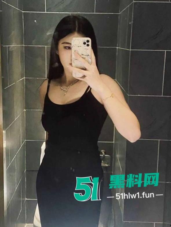 厦门反差婊【刘欣语】神似王祖贤的御姐气质，约酒吧帅哥打炮5分40秒啪啪性爱视频流出。-8