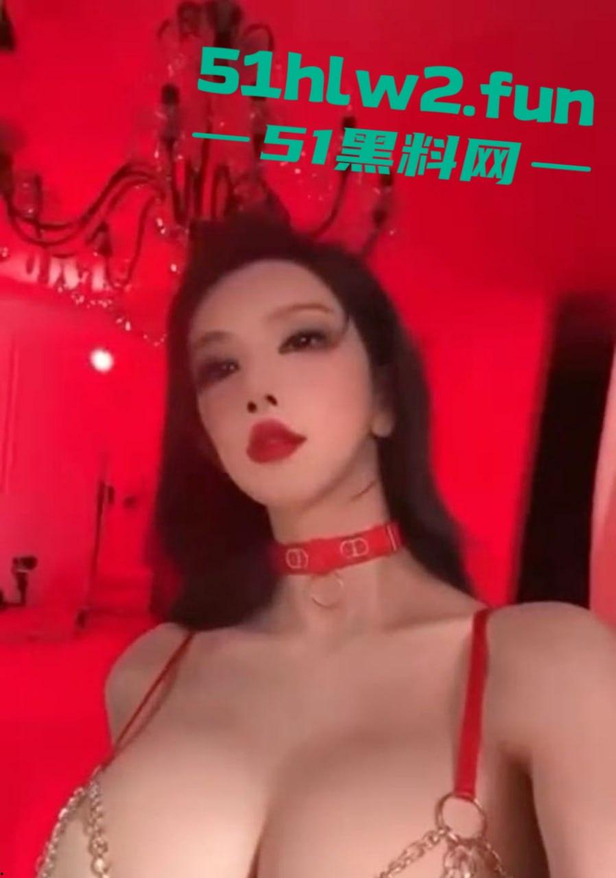 抖音【赵舒琪】约炮视频炸锅，16万粉的网红骚到飞起，自摸加啪啪，土到掉渣还挺上头！-8