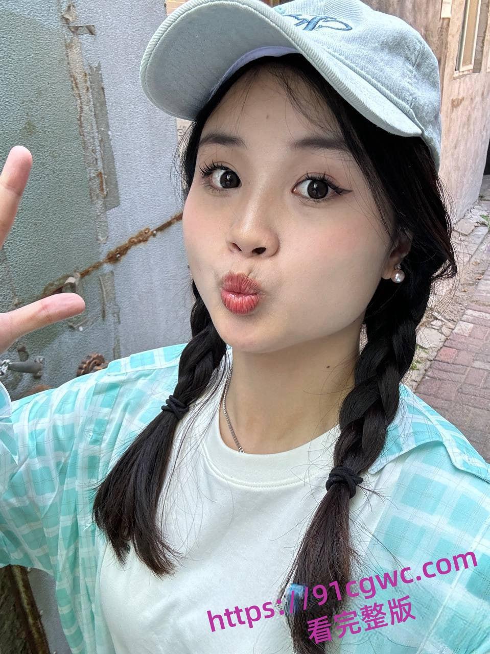 北京诚实学院高颜值校花王晗与宝马男友做爱露脸视频曝光-2