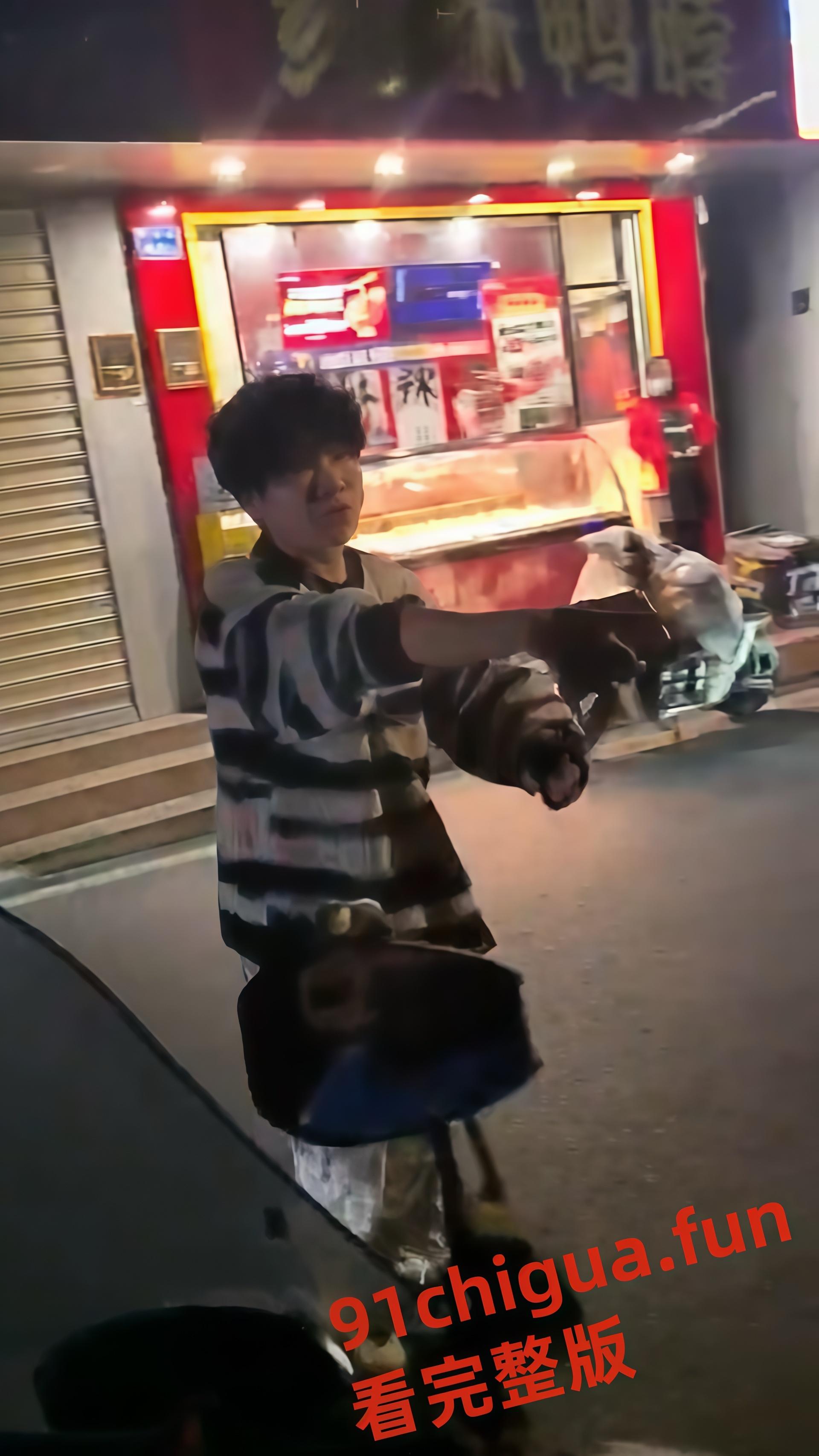 最后一个纯爱战士老白丫塌房？网红男友崩溃发声冲上热榜-3