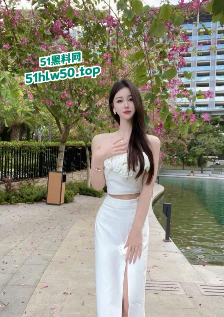 抖音网红主播【恩恩恩宝】为了礼物自拍做爱露点视频被爆流出，第一视角就带你体验一下金主的快乐！-5