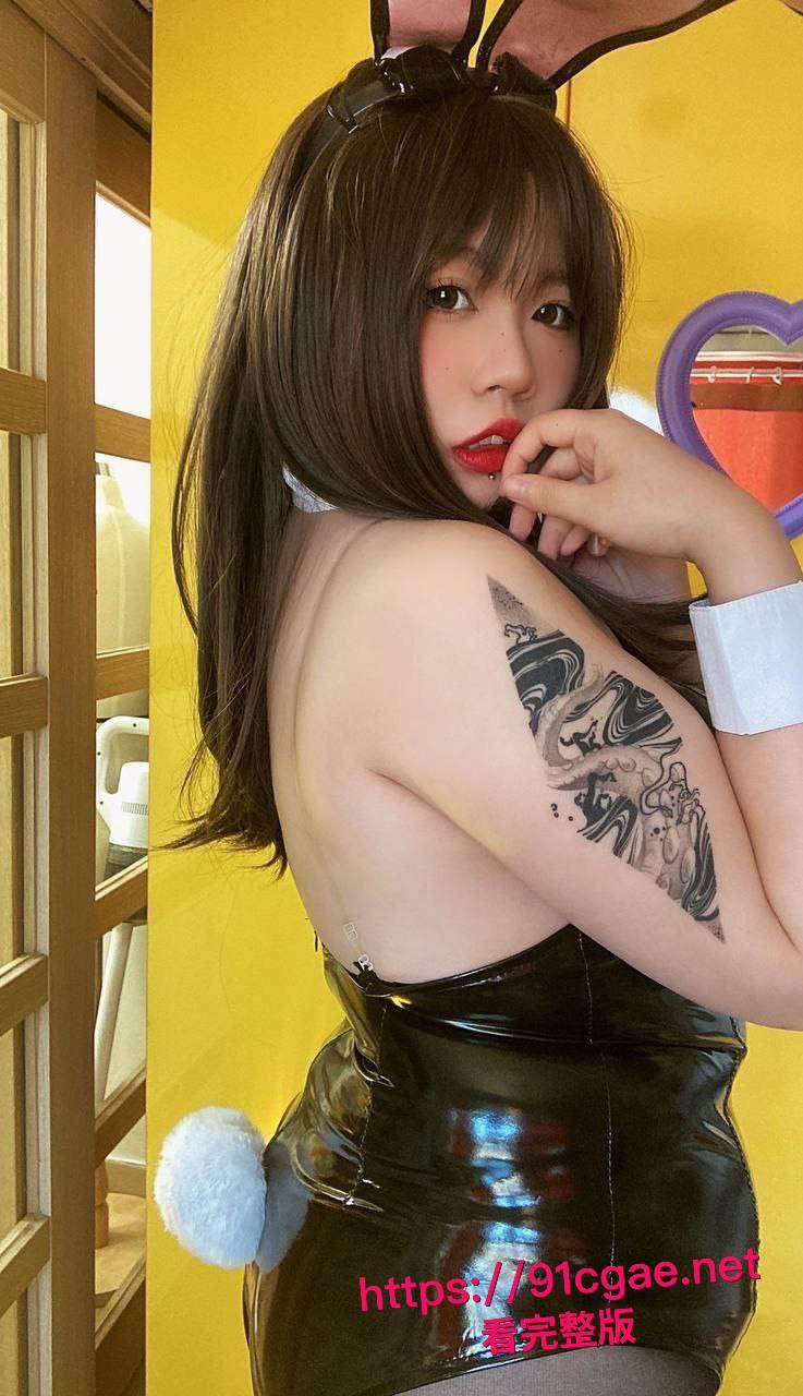 河南新乡中学清纯女老师COS兔女郎变身母狗 前男友泄愤全网甩出深喉骑乘榨精私密录像 让人一看就停不下来-20