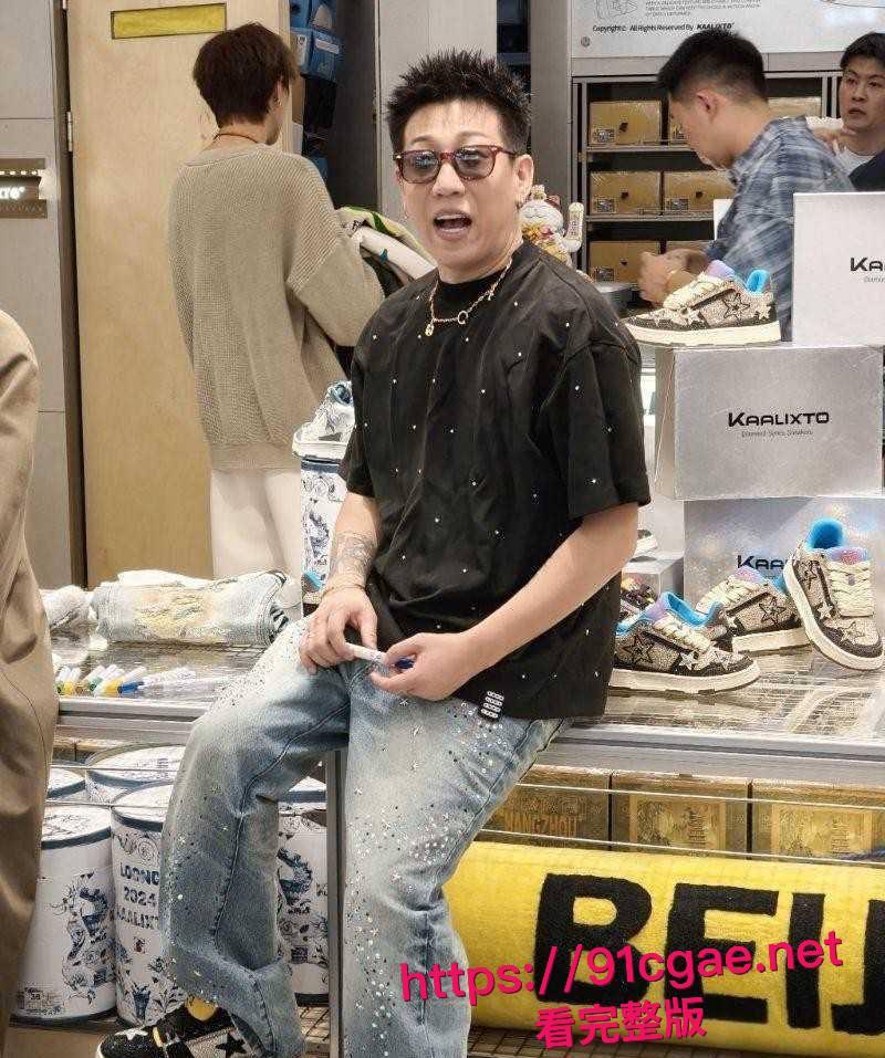 抖音百万级网红老白不喝酒被曝拒付3000陪滑费 女主发文控诉 身份却被实锤为外围女 露脸口交视频流出！-1