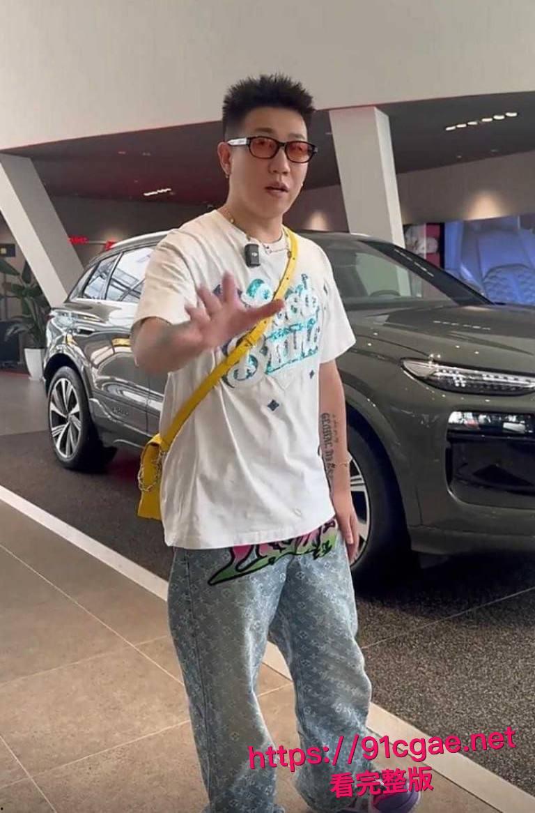 抖音百万级网红老白不喝酒被曝拒付3000陪滑费 女主发文控诉 身份却被实锤为外围女 露脸口交视频流出！-26