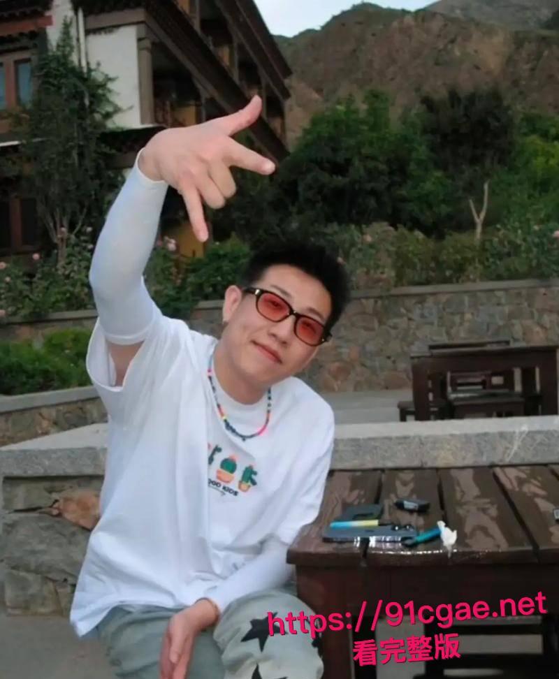 抖音百万级网红老白不喝酒被曝拒付3000陪滑费 女主发文控诉 身份却被实锤为外围女 露脸口交视频流出！-27