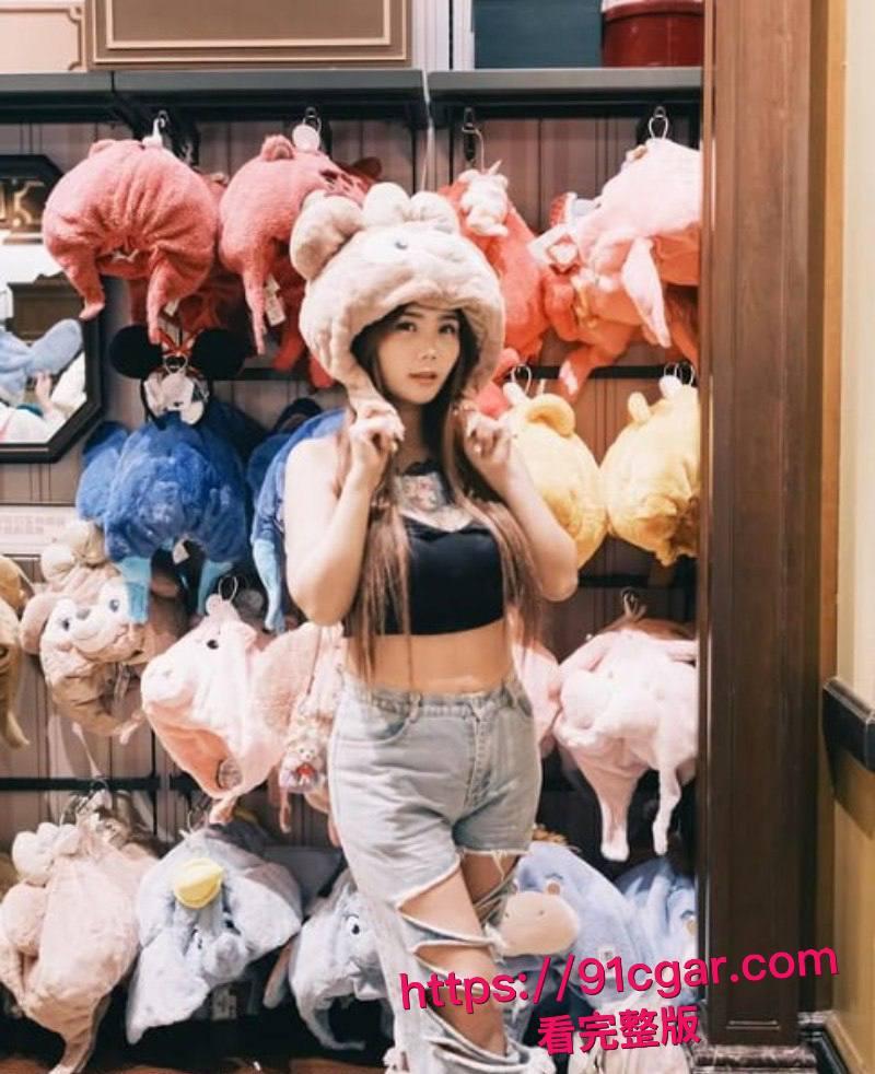 台湾网红暗黑孟若羽最新作隐藏版直播流出 全身连体黑色网袜 道具大军入侵全身 腿抖到怀疑人生！-6