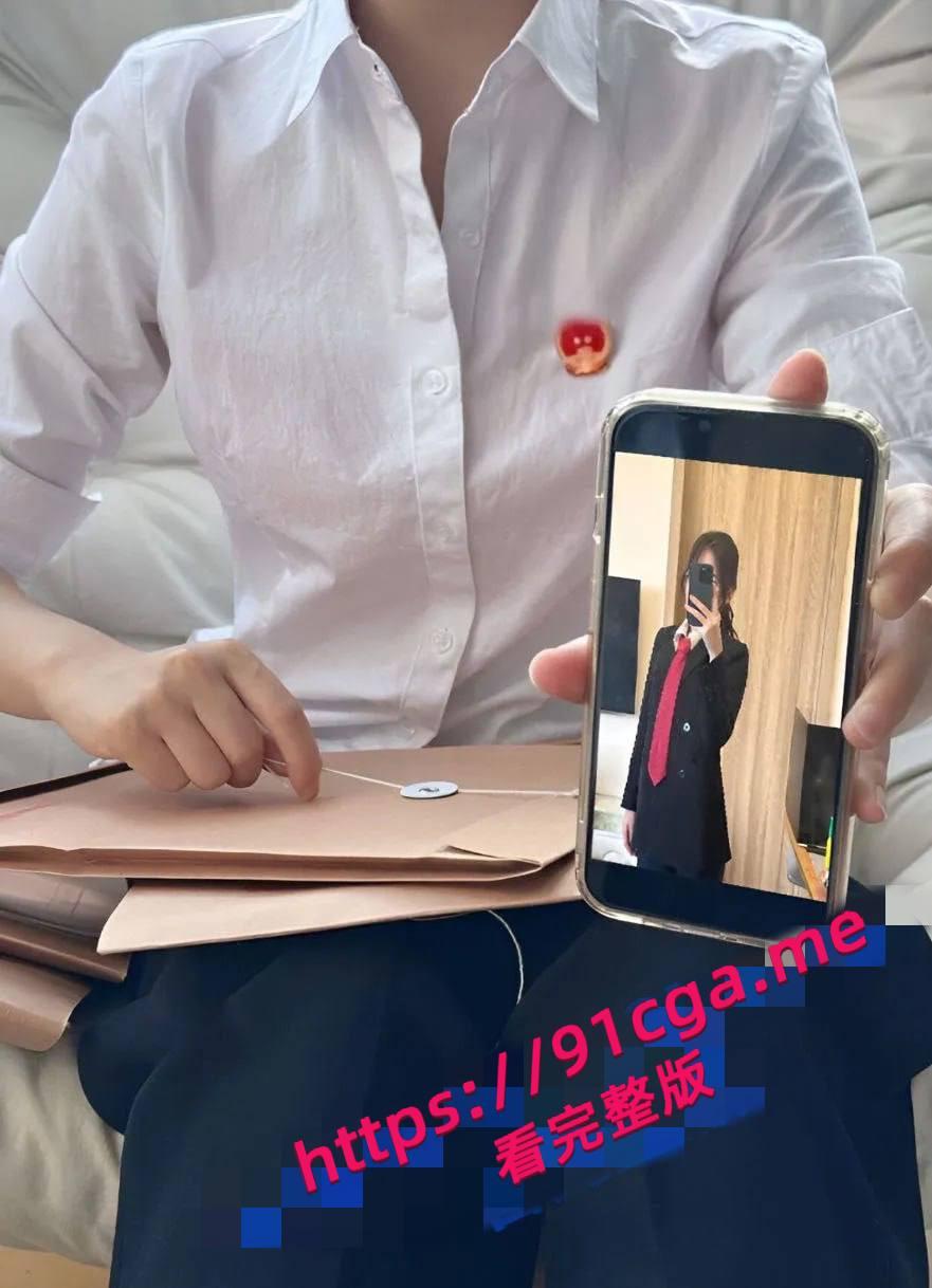 律师白天法庭精英 晚上变反差女！衬衫解扣撅臀秀逼穴超反差-3