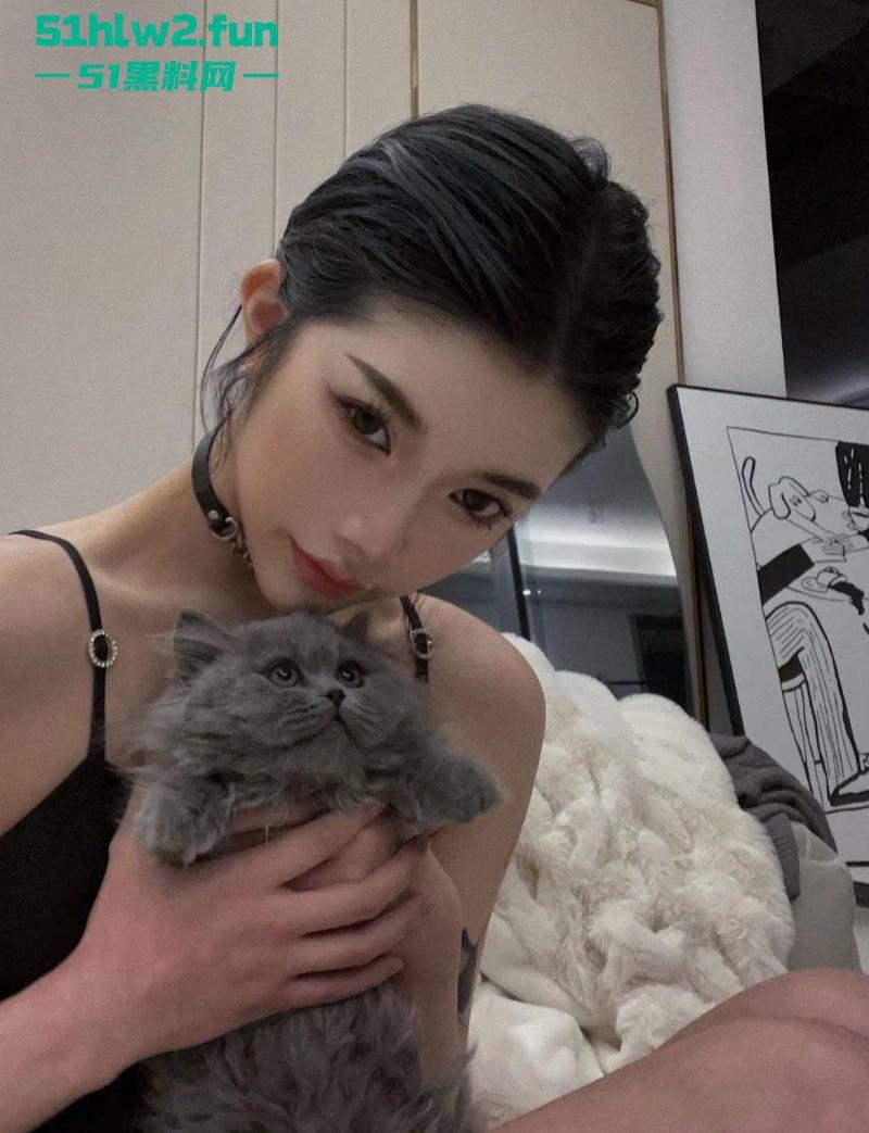 杭州人妻【周筱雪】极品身材翘臀尤物背着老公网上偷情，就喜欢被大屌爆操的感觉。-7