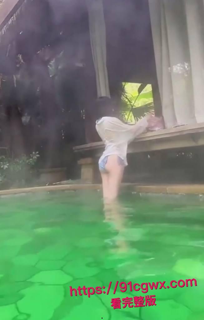 抖音两百万粉丝网红11y酒店高清黑料炸裂！口交大鸡巴后自拿透明假屌狂插白虎嫩逼，清纯女神赤裸秀敏感地带！-12