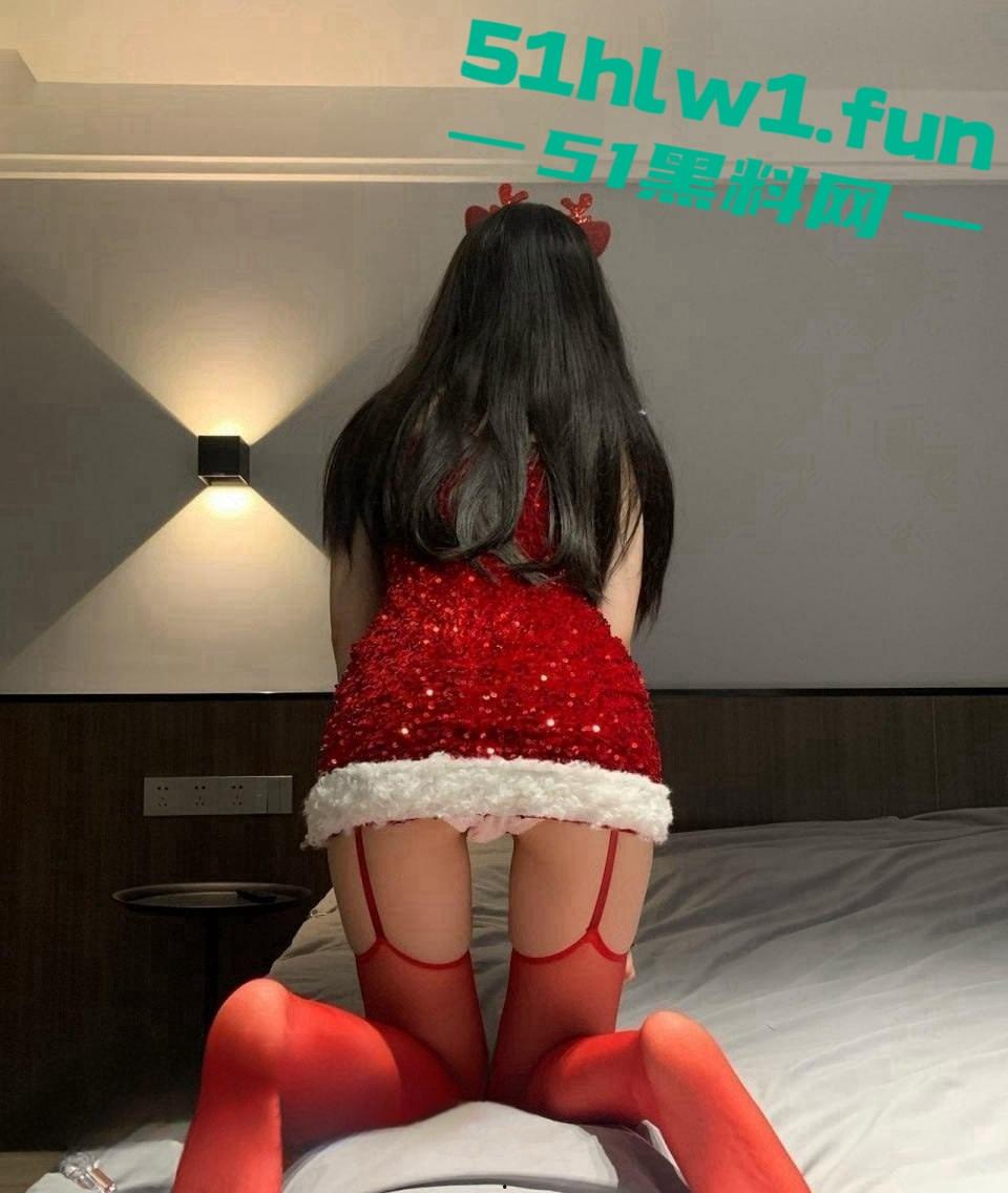 抖音百万粉丝擦边女网红【童锣烧 】微密圈大尺度作品流出 白丝肥臀顶级蜂腰简直太绝了！-2