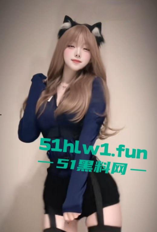 抖音百万粉丝擦边女网红【童锣烧 】微密圈大尺度作品流出 白丝肥臀顶级蜂腰简直太绝了！-6