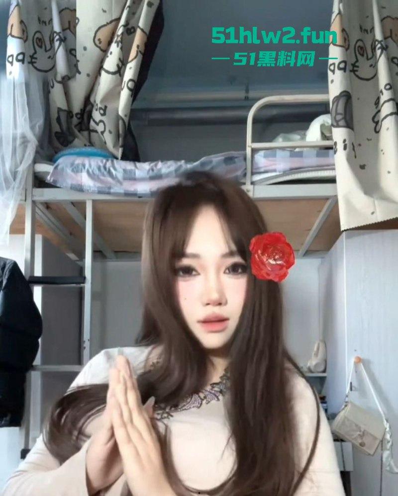 快手豪乳女神【不甜】大尺度自慰福利流出，假屌在小穴内快速抽插带出大量淫水，画面十分淫靡。-8
