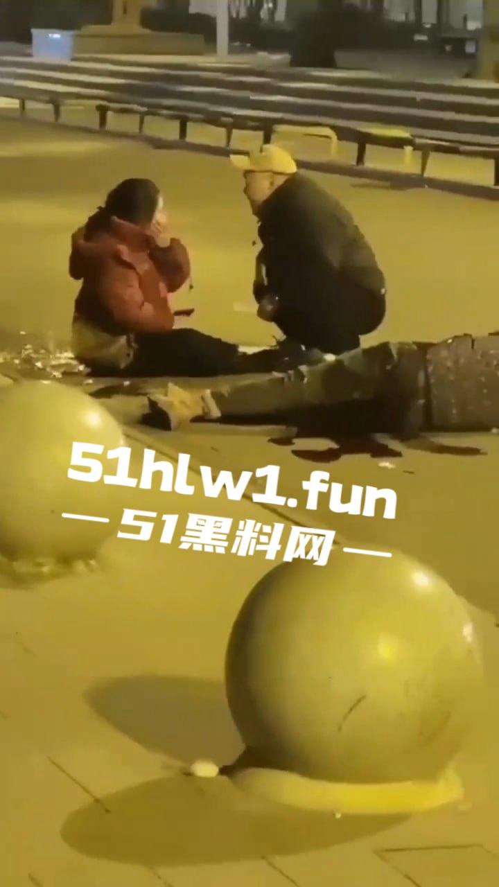 女人出轨男人怒砍情敌，既然都带走一个了，咋不顺手多带一个？反正是三人行的事！-5