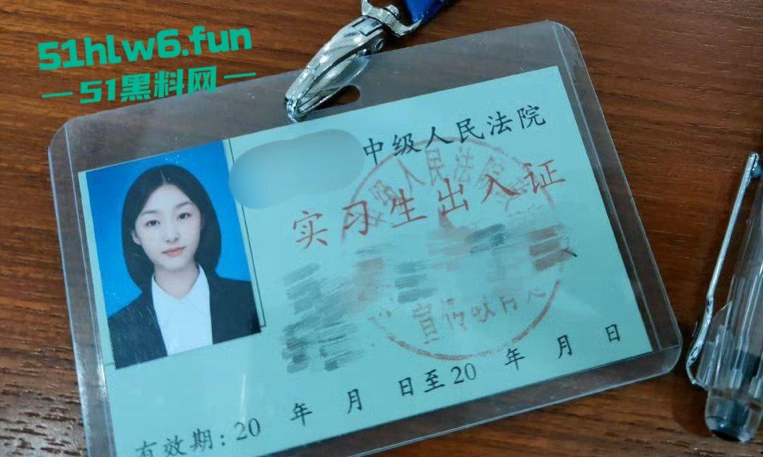 高颜值性感法院实习生，惨遭法院上司拿下潜规则，抓头发后入爆操蜜桃臀 大奶床腿反差至极。-6