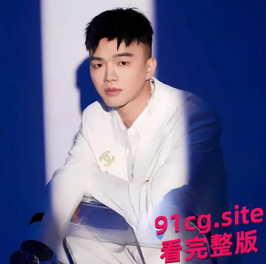 网红歌手林启得师徒恋丑闻曝光！高颜值徒弟姜南被“师傅”亲到床上！-1