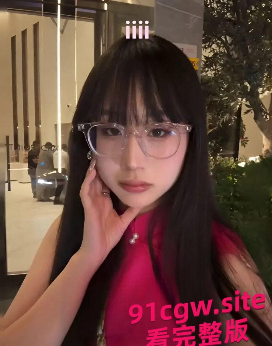 英国反差女留学生，被前男友曝光，穿黑丝被肏的样子太骚了-5