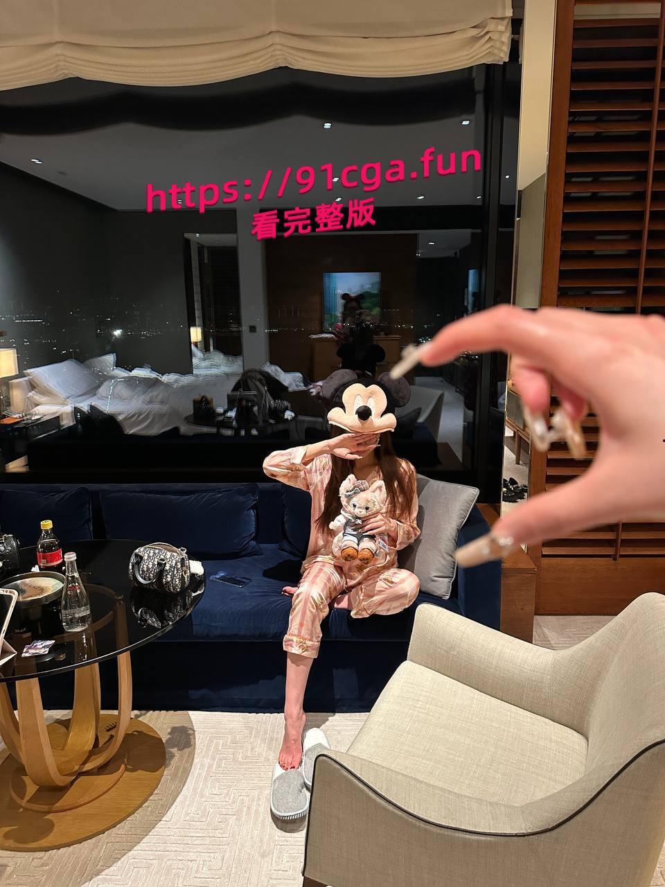 体育生与长腿小少妇搞上了 体育生就是体育生，把少妇伺候的服服帖帖的-2