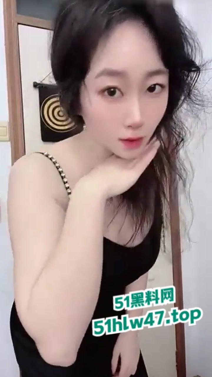 抖音少妇网红【赵团团】身材超赞的性感人妻，婚后放飞自我抖音擦边，各种自慰勾引金主大哥。-2