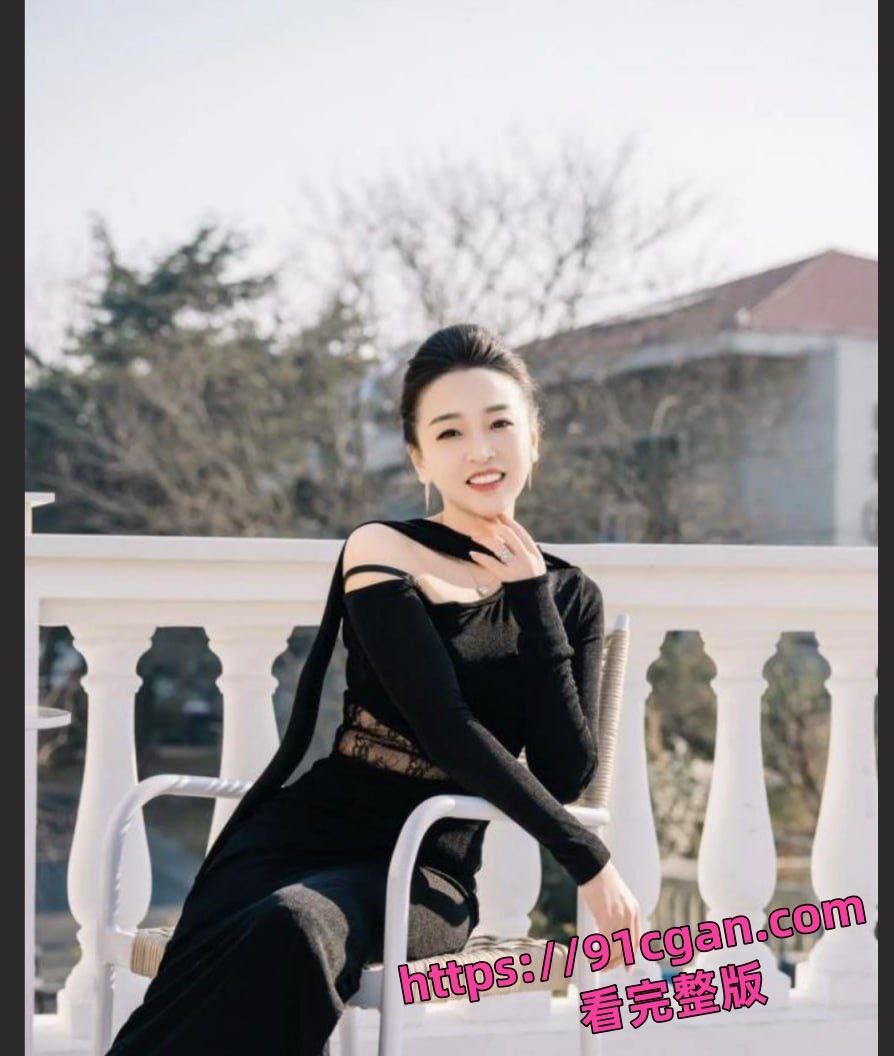 青岛保时捷女销冠牟倩文一年能卖出170辆 知情人透露其买车送的特殊服务视频被曝光-3