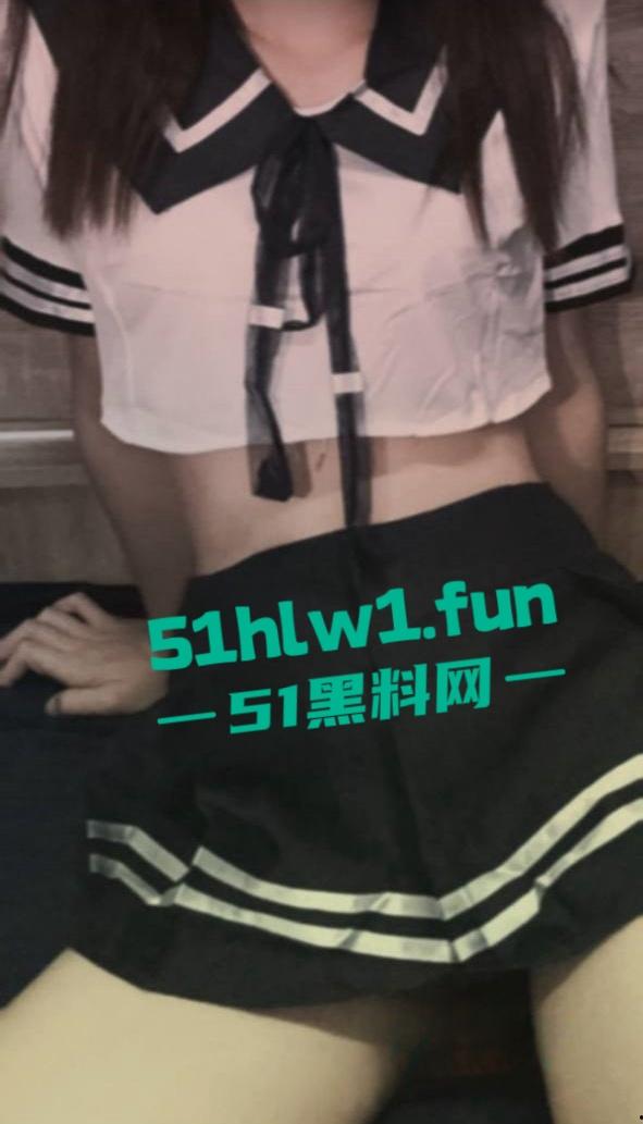 约炮大神投稿自己21岁极品纹身母狗【卢欣柔】年纪轻轻会的不少，各种姿势任猛男持续输出-14