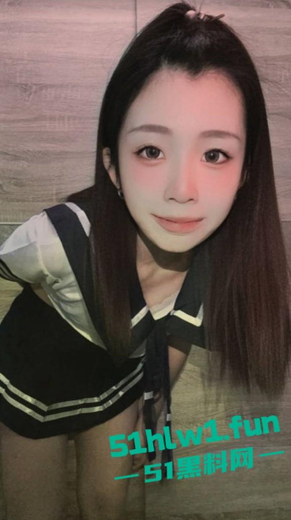 约炮大神投稿自己21岁极品纹身母狗【卢欣柔】年纪轻轻会的不少，各种姿势任猛男持续输出-27