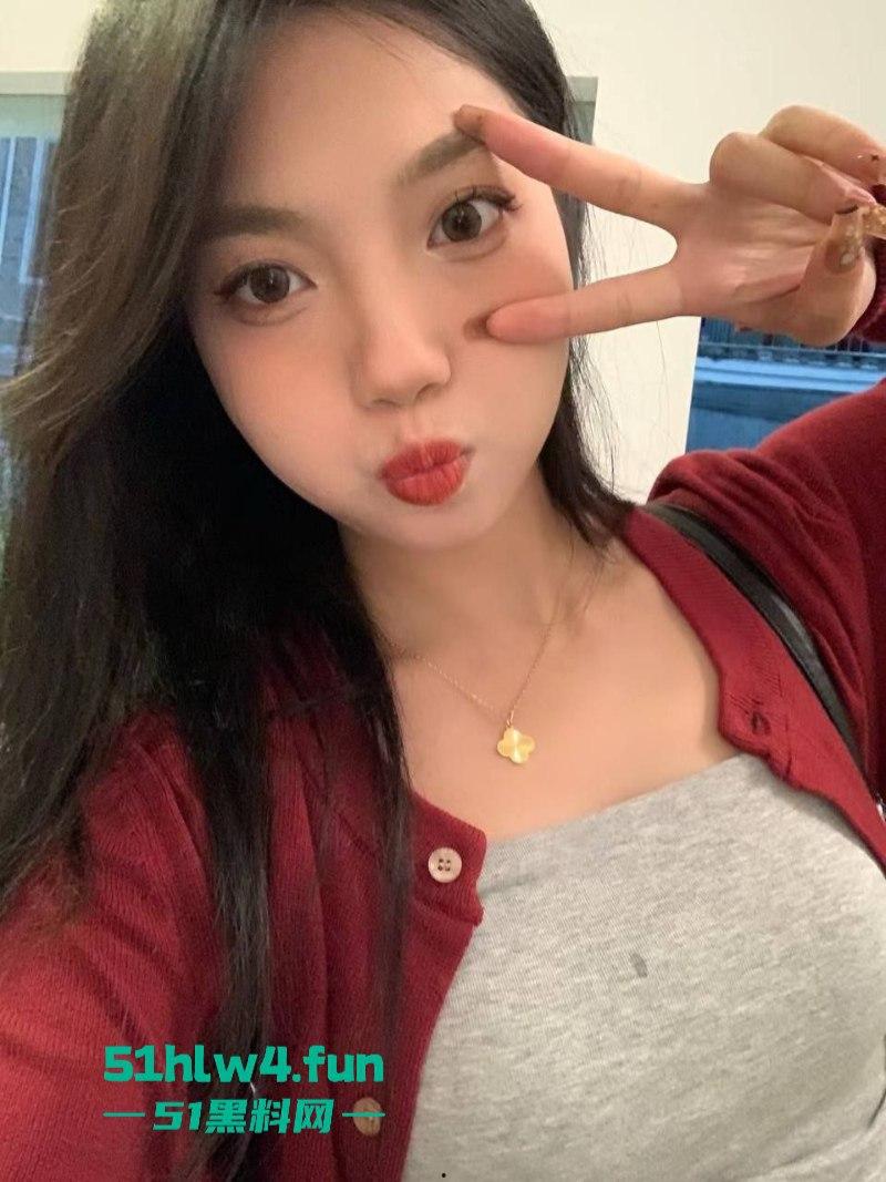 杭州大学班花【梁洛奇】酒后失身，被同学带到酒店扒奶脱裤无情暴操，视频传遍朋友圈。-7