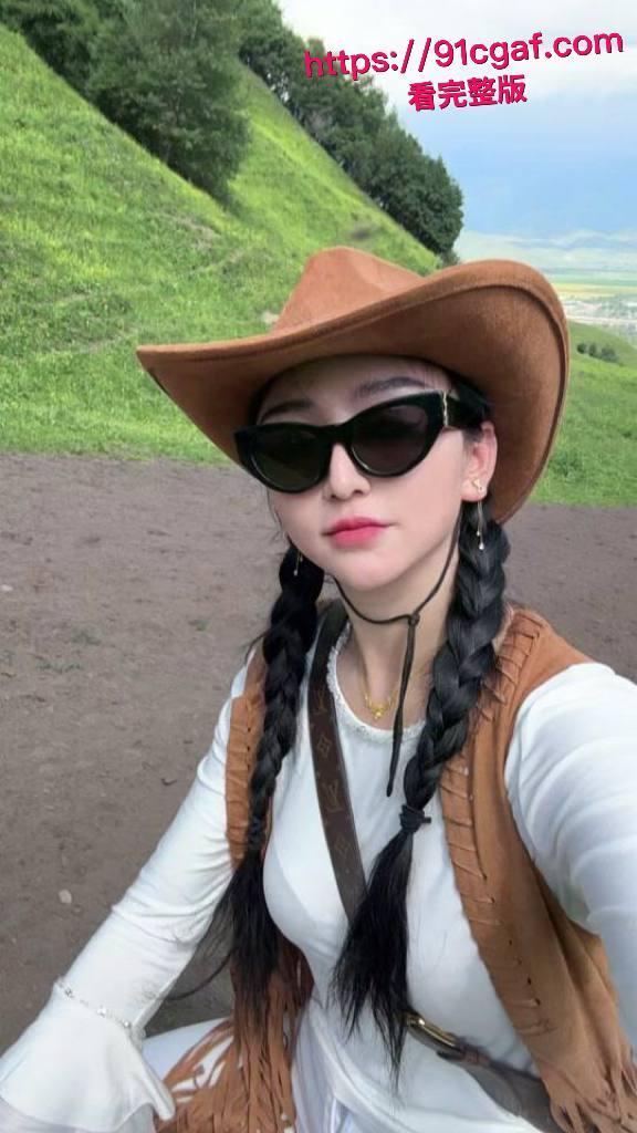 甘肃美女网红 马宝贝 康师傅插逼49秒完整版视频 跟炮友玩裸聊拿矿泉水插穴自慰 被全网疯传！-5