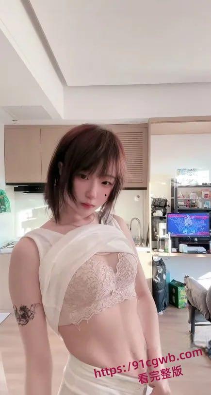 炉石传说主播冻梨大尺度福利流出，重金私拍裸舞自慰骚穴流水-5