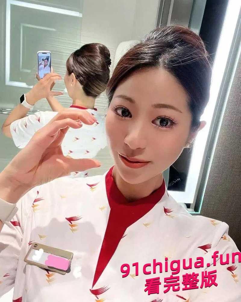 空姐偷情闺密老公 表面高雅空姐 私下却和闺蜜同吃肉棒！#空姐#制服#闺蜜绿帽-2