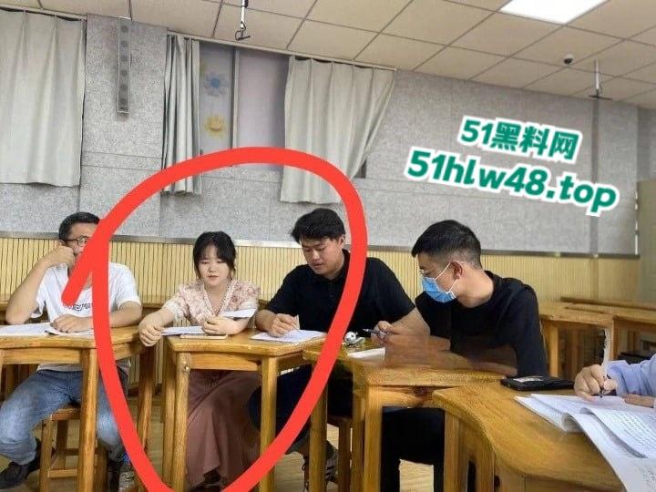 昆明先锋小学【缪青颖】从三好老师变“三流女主”，白天教书育人，晚上“床上教学”知三当三勾引有妇之夫！-4