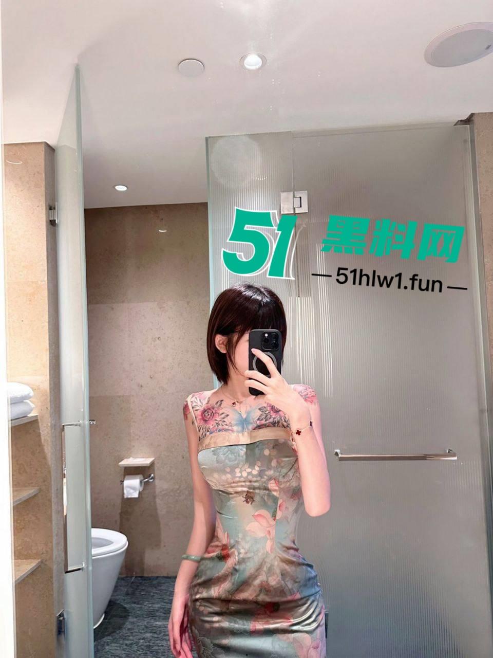 符文战士的尤物你会喜欢吗，全身纹身的社会小妞不同的风味被压着爆操满足你的性幻想。-3