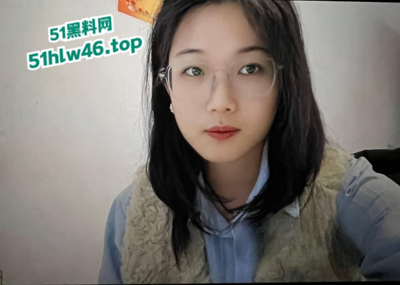 陕西渭南师范学院【陈小雨】背着男友出轨还惨遭炮友曝光，现在是全校出了名的肉便器！-2