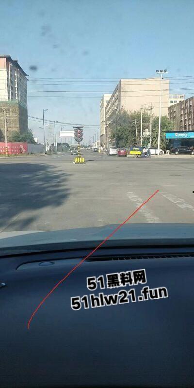 极品白嫩骚兔女郎网聊主动送炮，老实男激动提枪赴约却被上了生动一课脑袋坏了！-19